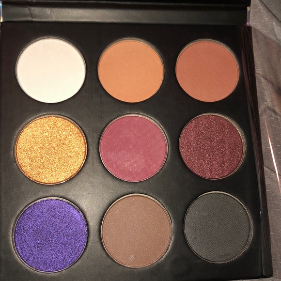 BRAND NEW ❣️9 Shade Mult-Finish Eyeshadow Palette - Picture 2 of 5